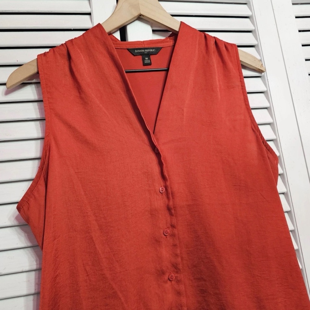 Banana Republic - Sleeveless‎ Blouse - Picture 2 of 9